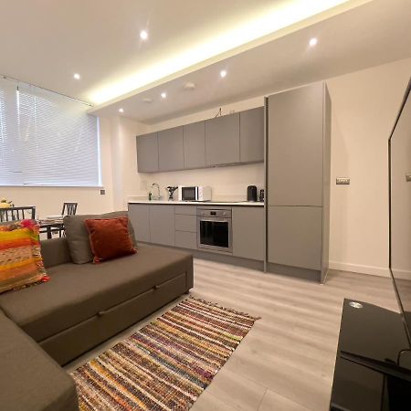 Lovely 2 Double Bedroom Flat With Free Parking - At The Atrium Mk Milton Keynes Exterior foto