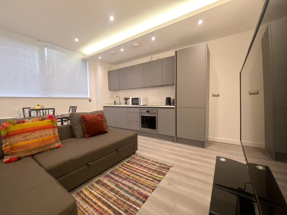 Lovely 2 Double Bedroom Flat With Free Parking - At The Atrium Mk Milton Keynes Exterior foto
