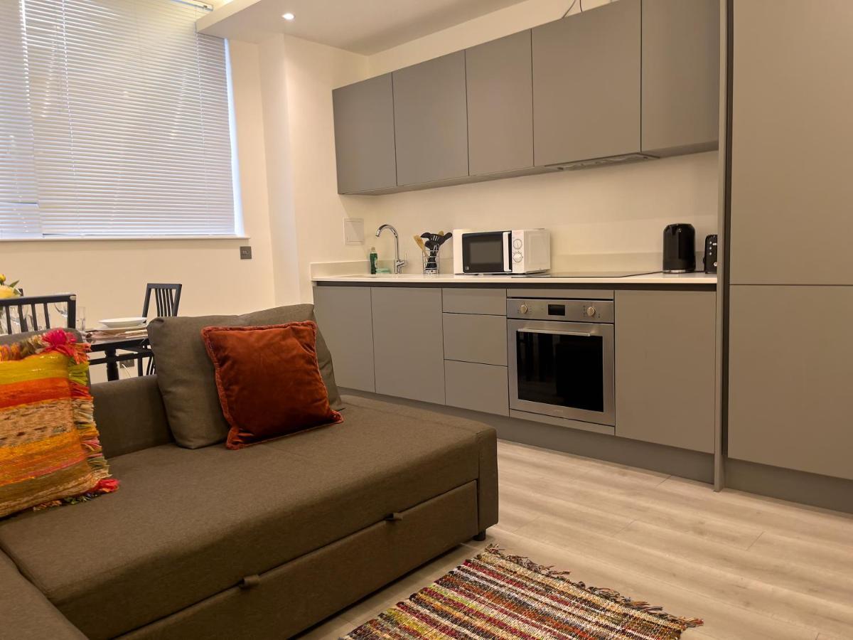 Lovely 2 Double Bedroom Flat With Free Parking - At The Atrium Mk Milton Keynes Exterior foto