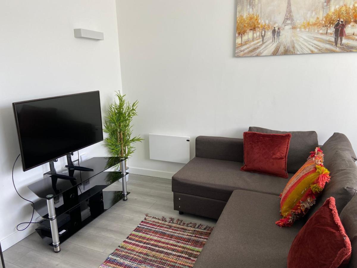 Lovely 2 Double Bedroom Flat With Free Parking - At The Atrium Mk Milton Keynes Exterior foto