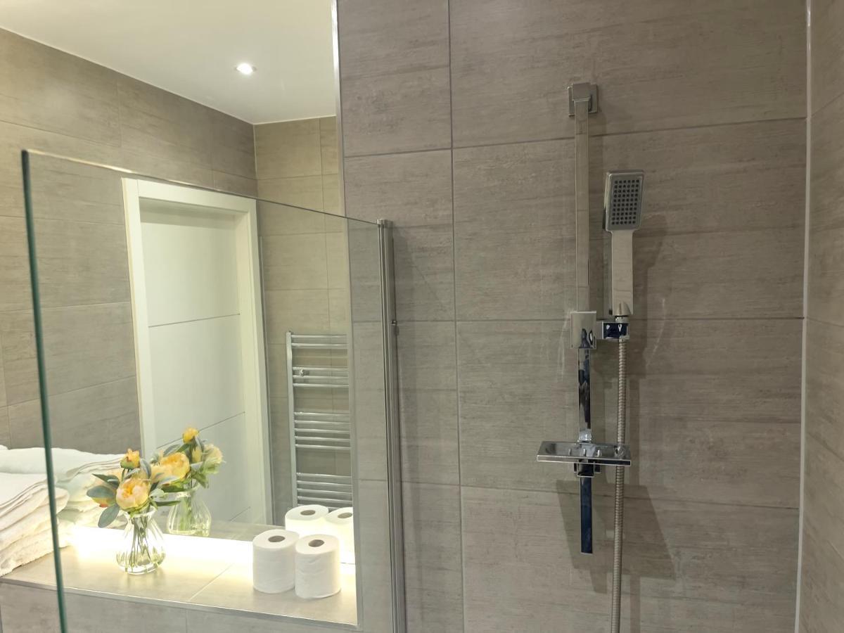 Lovely 2 Double Bedroom Flat With Free Parking - At The Atrium Mk Milton Keynes Exterior foto