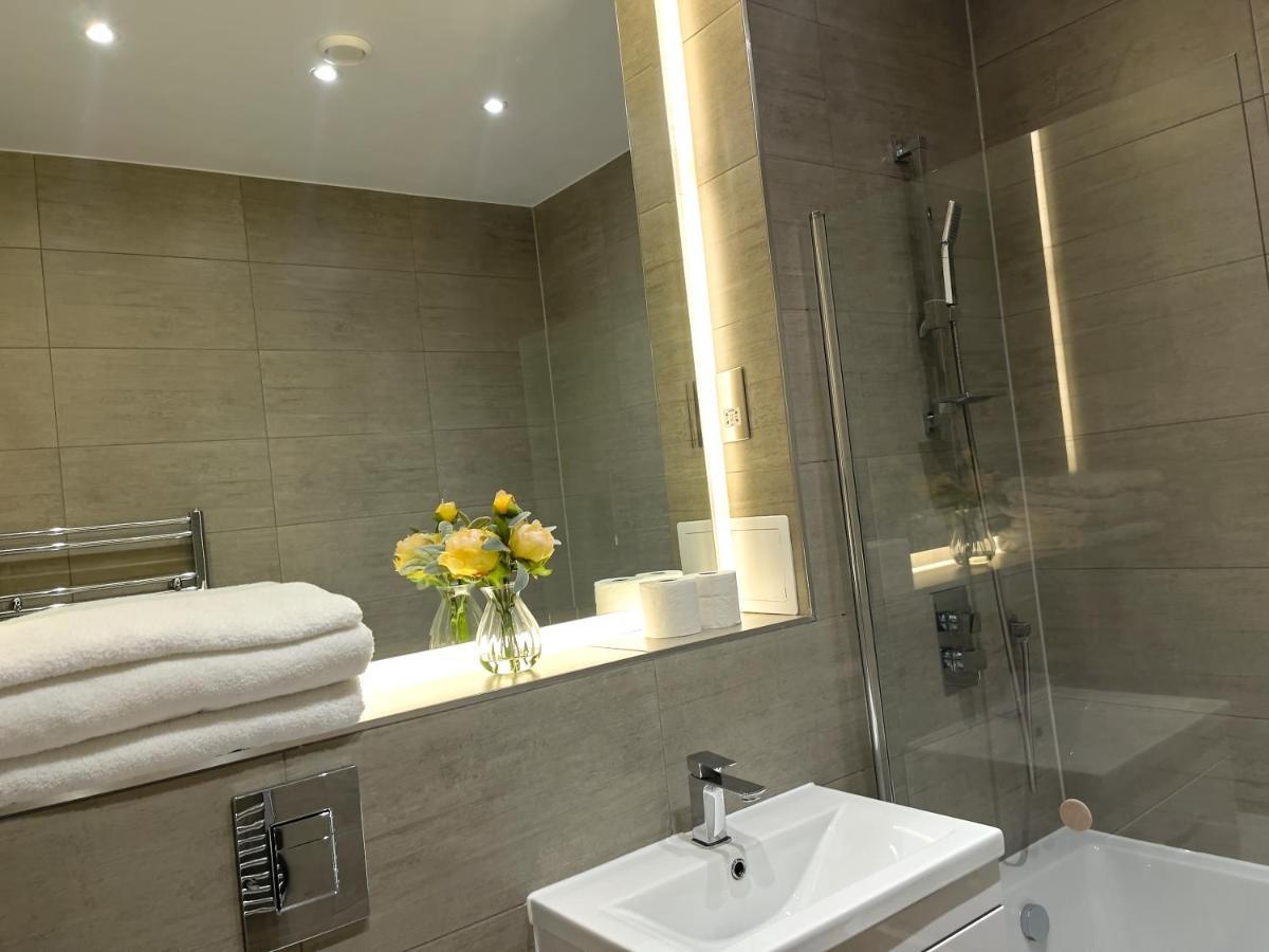 Lovely 2 Double Bedroom Flat With Free Parking - At The Atrium Mk Milton Keynes Exterior foto