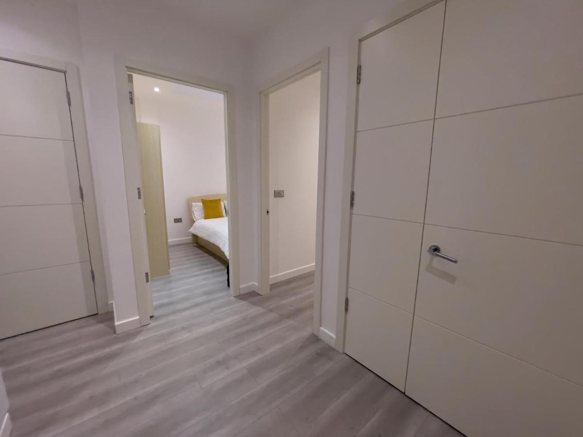 Lovely 2 Double Bedroom Flat With Free Parking - At The Atrium Mk Milton Keynes Exterior foto